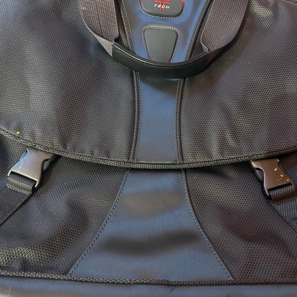 TUMI T- Tech Messenger Expandable Briefcase - Picture 13 of 15